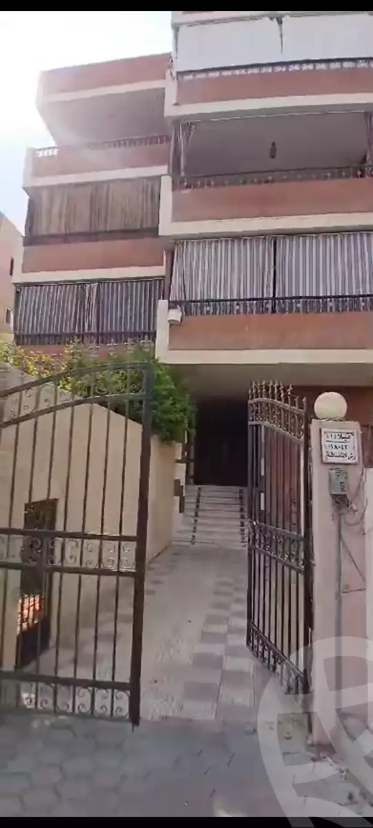 https://aqarmap.com.eg/en/listing/6086556-for-sale-cairo-al-oubour-el-hay-el-taseaa-el-thaqafa-st