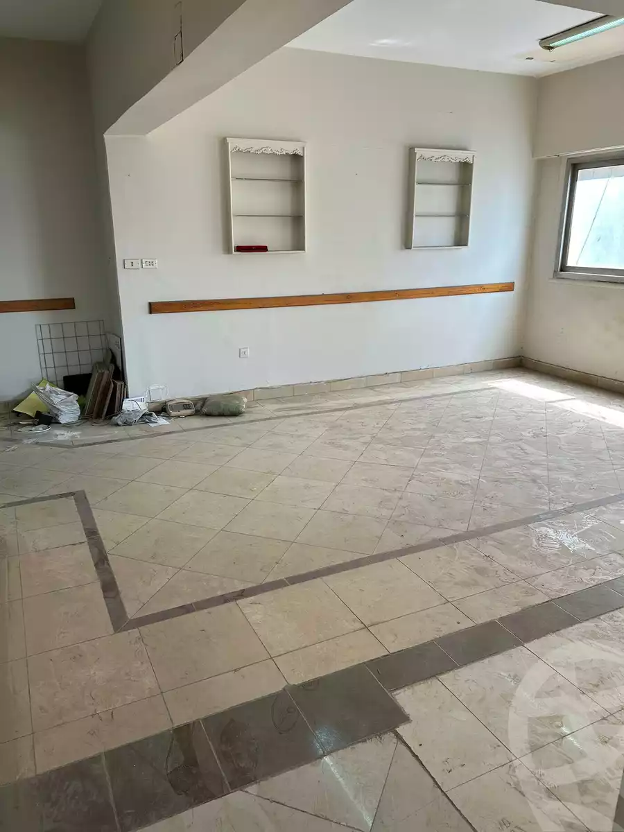 https://aqarmap.com.eg/ar/listing/6179349-for-rent-cairo-downtown-bab-el-loaa-noubar-st
