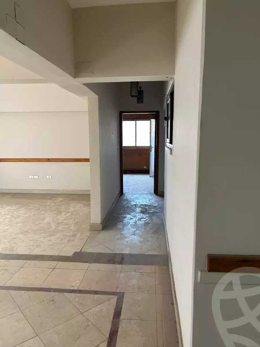 https://aqarmap.com.eg/en/listing/6279299-for-rent-cairo-downtown-bab-el-loaa-noubar-st