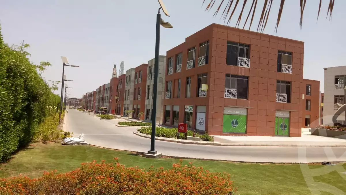 https://aqarmap.com.eg/en/listing/5114922-for-sale-cairo-el-sheikh-zayed-city-compounds-the-courtyard-mall-dorra