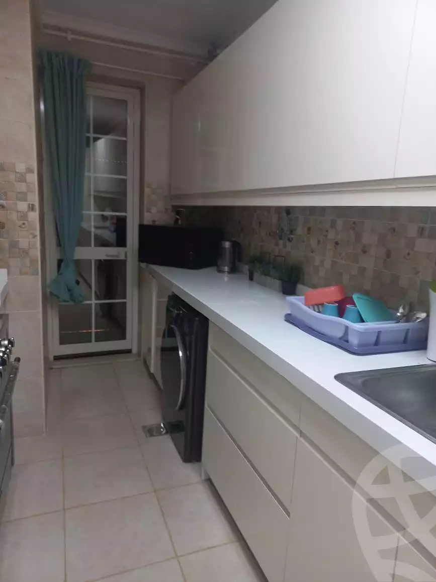 https://aqarmap.com.eg/en/listing/5134913-for-rent-cairo-new-cairo-lrhb-city-phase-4-mohammed-farid-st