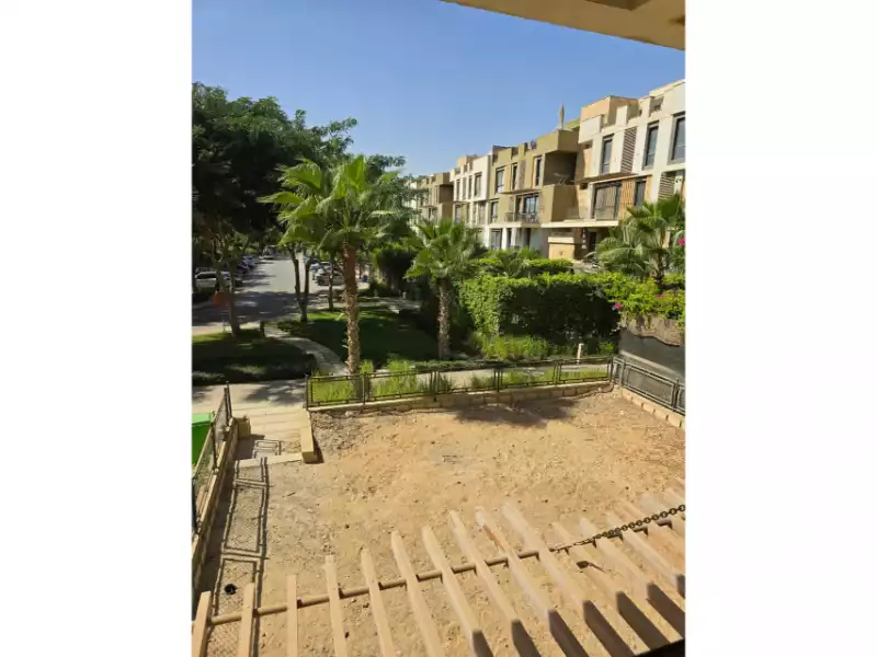 https://aqarmap.com.eg/en/listing/5201964-for-sale-cairo-el-sheikh-zayed-city-compounds-kmbwnd-wyst-twn-swdyk