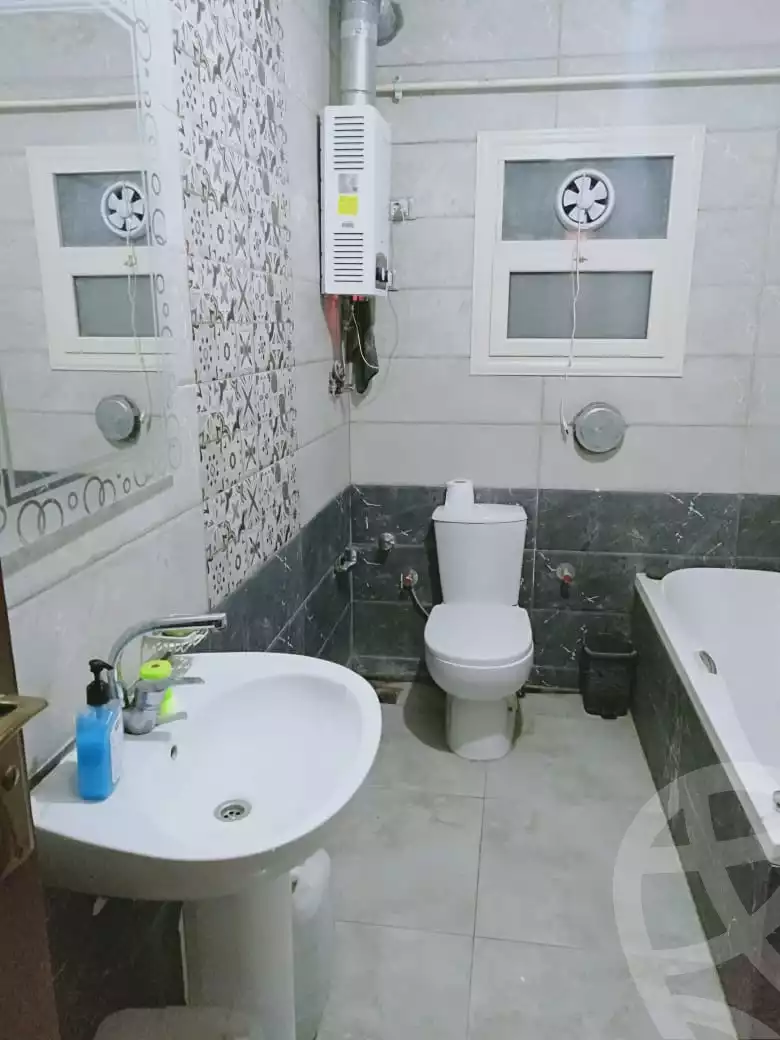 https://aqarmap.com.eg/en/listing/5845400-for-sale-cairo-madinat-el-salam-gamal-abd-el-nasser