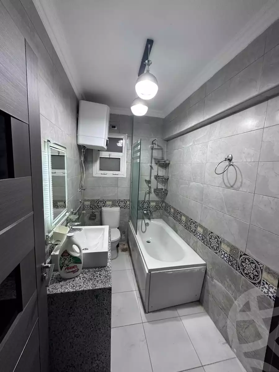 https://aqarmap.com.eg/en/listing/5215676-for-rent-cairo-new-cairo-lrhb-city-phase-8