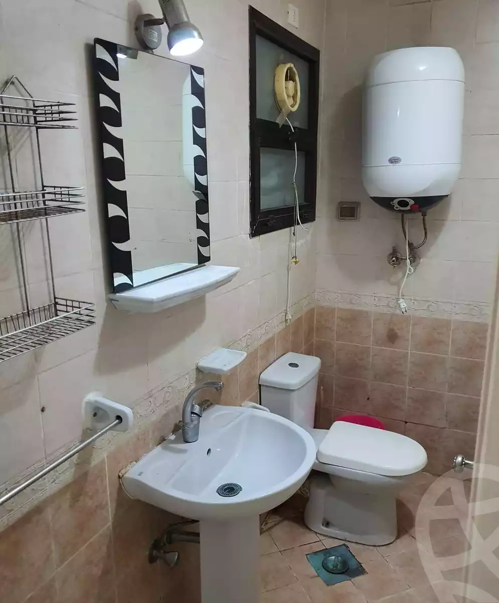 https://aqarmap.com.eg/ar/listing/5220182-for-rent-cairo-new-cairo-lrhb-city-phase-5-ibn-al-nafees-st