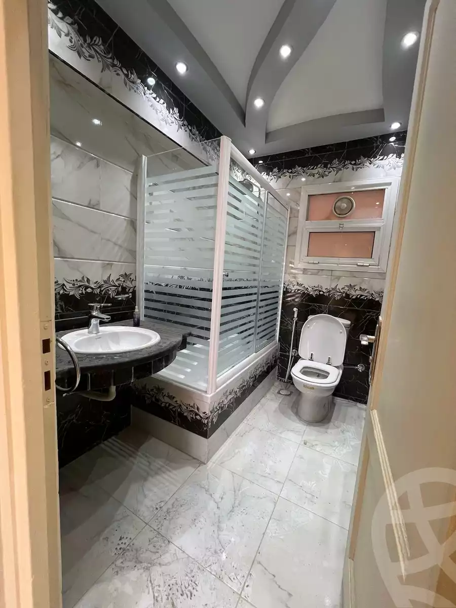 https://aqarmap.com.eg/en/listing/5230631-for-rent-cairo-new-cairo-lrhb-city-phase-8