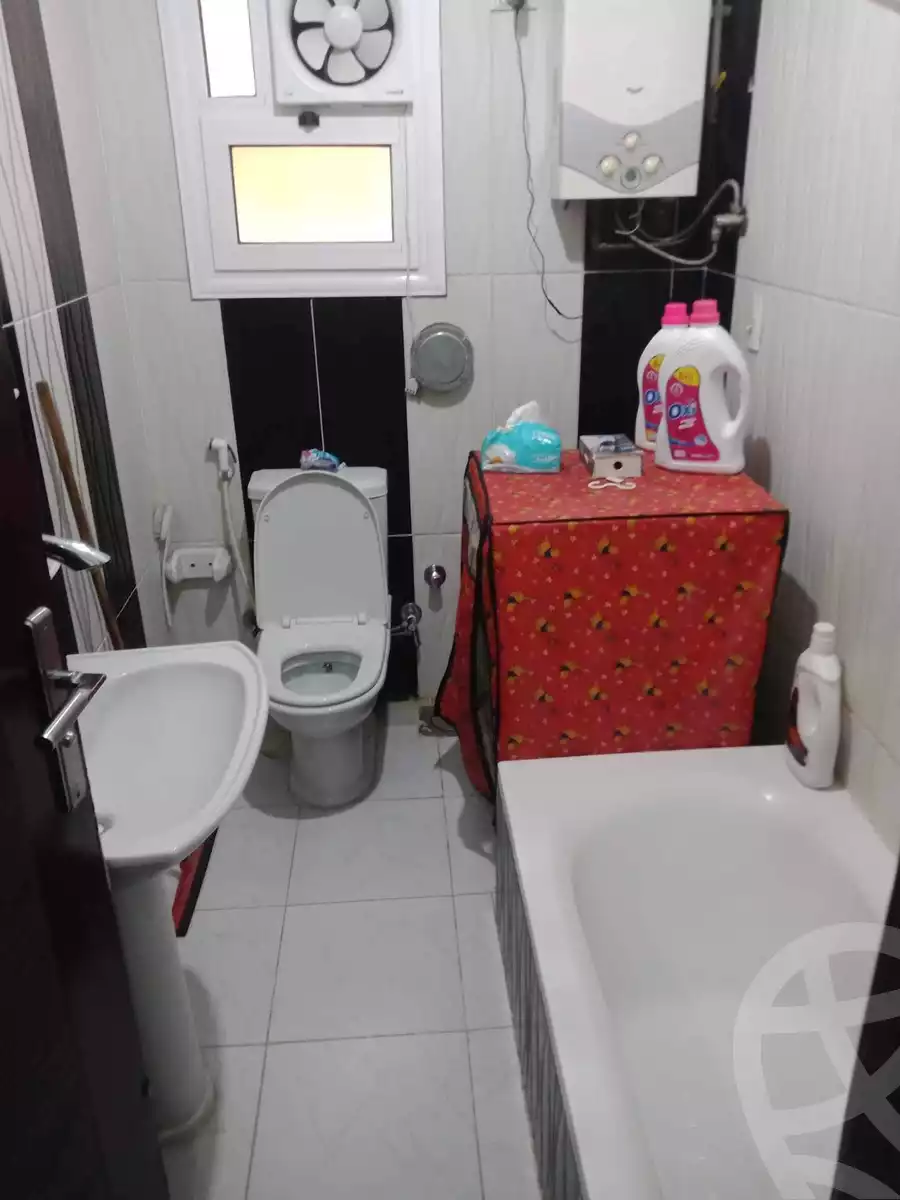 https://aqarmap.com.eg/ar/listing/5255212-for-rent-cairo-mokattam-lhdb-l-ly-shareaa-9