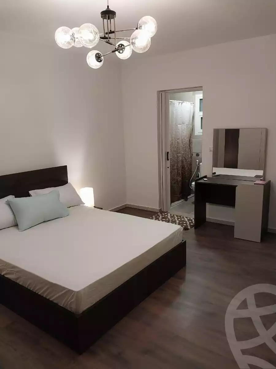 https://aqarmap.com.eg/en/listing/5257124-for-rent-cairo-new-cairo-lrhb-city-phase-8