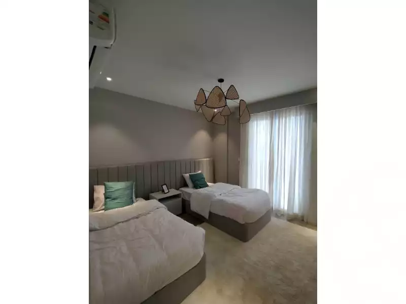 https://aqarmap.com.eg/ar/listing/5263435-for-sale-cairo-el-sheikh-zayed-city-compounds-kmbwnd-fyldj-wyst-dr-llttwyr