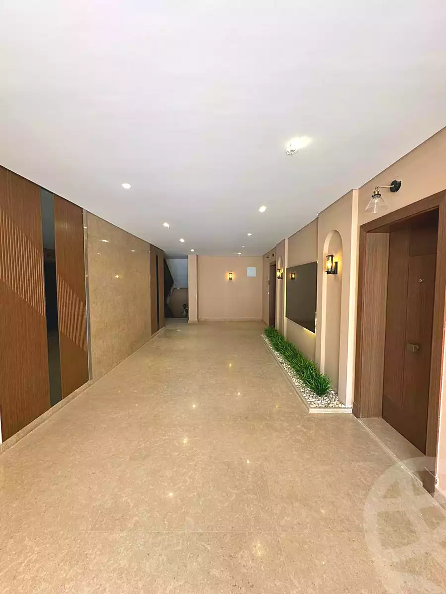 https://aqarmap.com.eg/ar/listing/5277322-for-sale-cairo-el-sheikh-zayed-city-compounds-kmbwnd-fyldj-wyst-dr-llttwyr