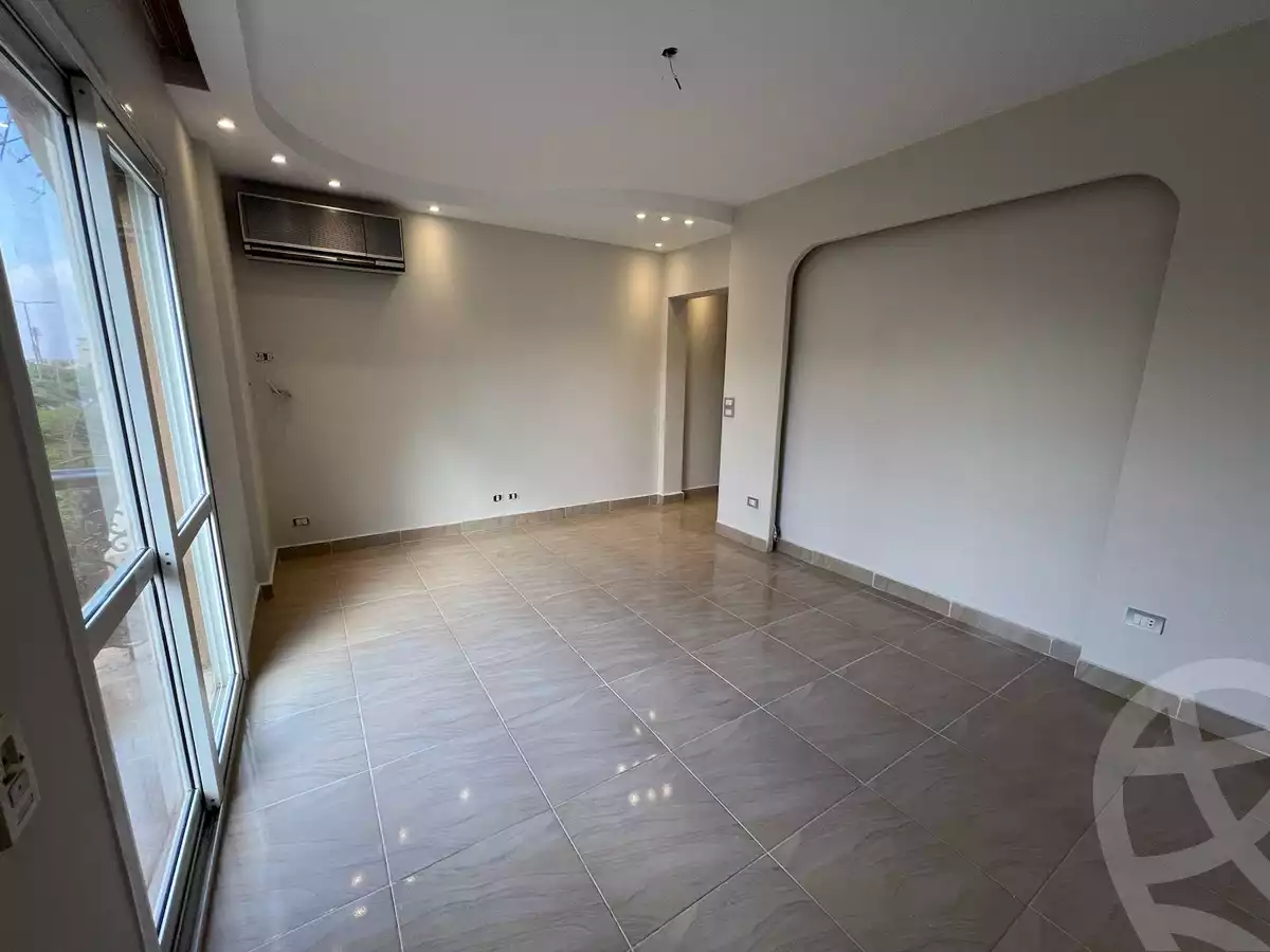 https://aqarmap.com.eg/en/listing/5280639-for-rent-cairo-new-cairo-lrhb-city-phase-8