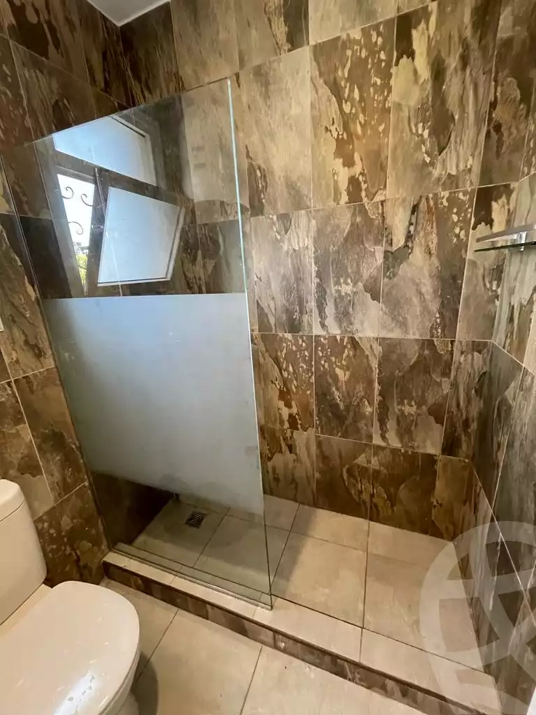 https://aqarmap.com.eg/ar/listing/5280875-for-sale-cairo-new-cairo-lrhb-city-phase-4-mohammed-farid-st