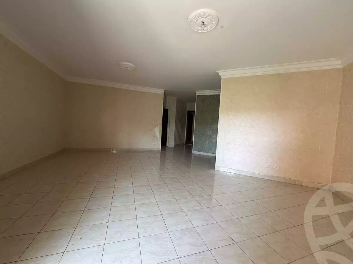 https://aqarmap.com.eg/ar/listing/5287046-for-sale-cairo-new-cairo-lrhb-city-phase-4-mostafa-kamel-st
