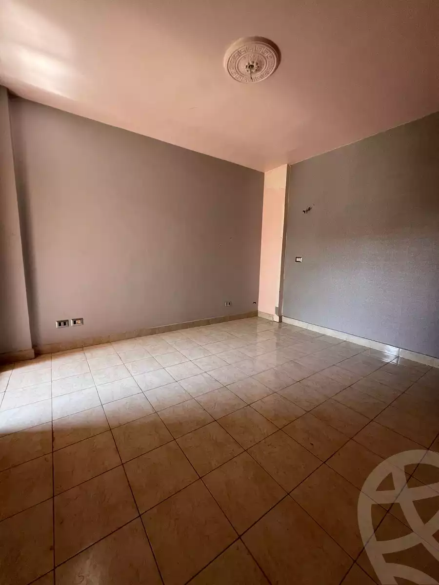 https://aqarmap.com.eg/ar/listing/5287046-for-sale-cairo-new-cairo-lrhb-city-phase-4-mostafa-kamel-st