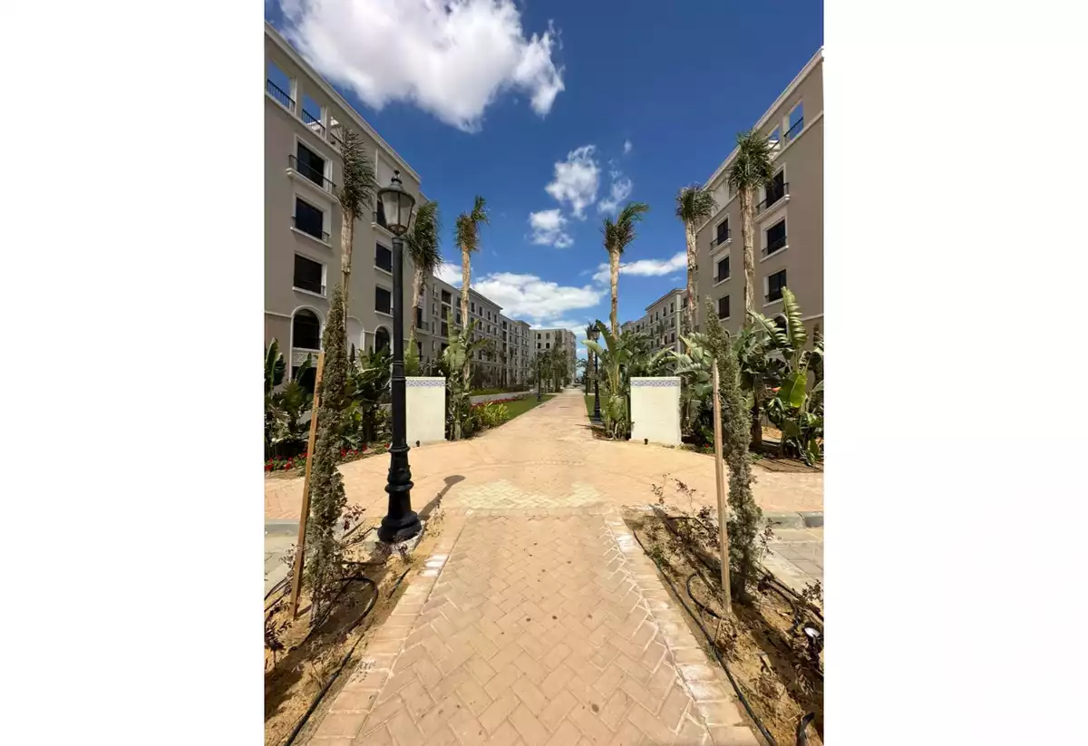 https://aqarmap.com.eg/en/listing/5287058-for-sale-cairo-el-sheikh-zayed-city-compounds-kmbwnd-fyldj-wyst-dr-llttwyr