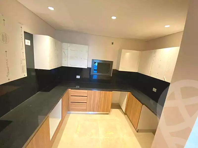 https://aqarmap.com.eg/en/listing/5305387-for-sale-cairo-el-sheikh-zayed-city-compounds-zyd-wr-llttwyr-z-tower