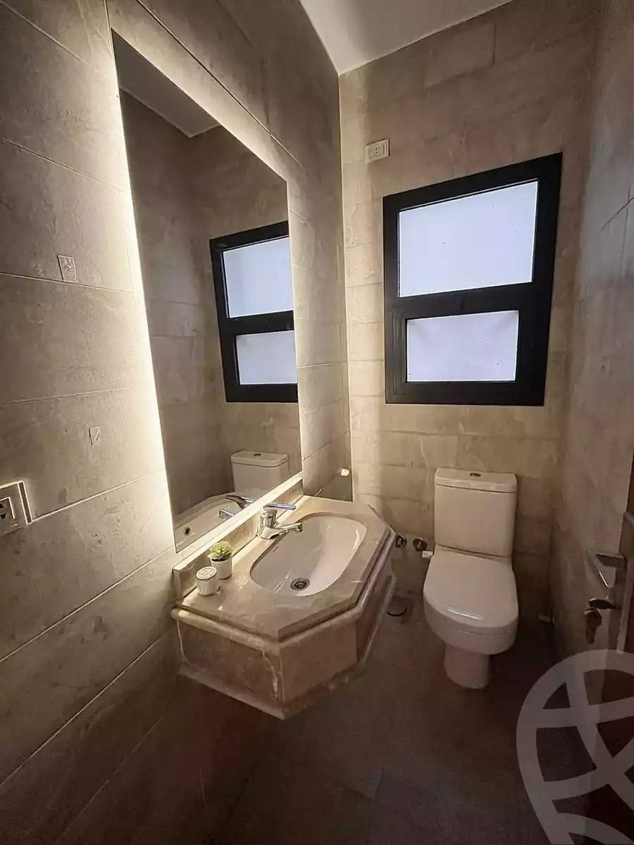 https://aqarmap.com.eg/en/listing/5315130-for-sale-cairo-el-sheikh-zayed-city-compounds-kmbwnd-wyst-twn-swdyk