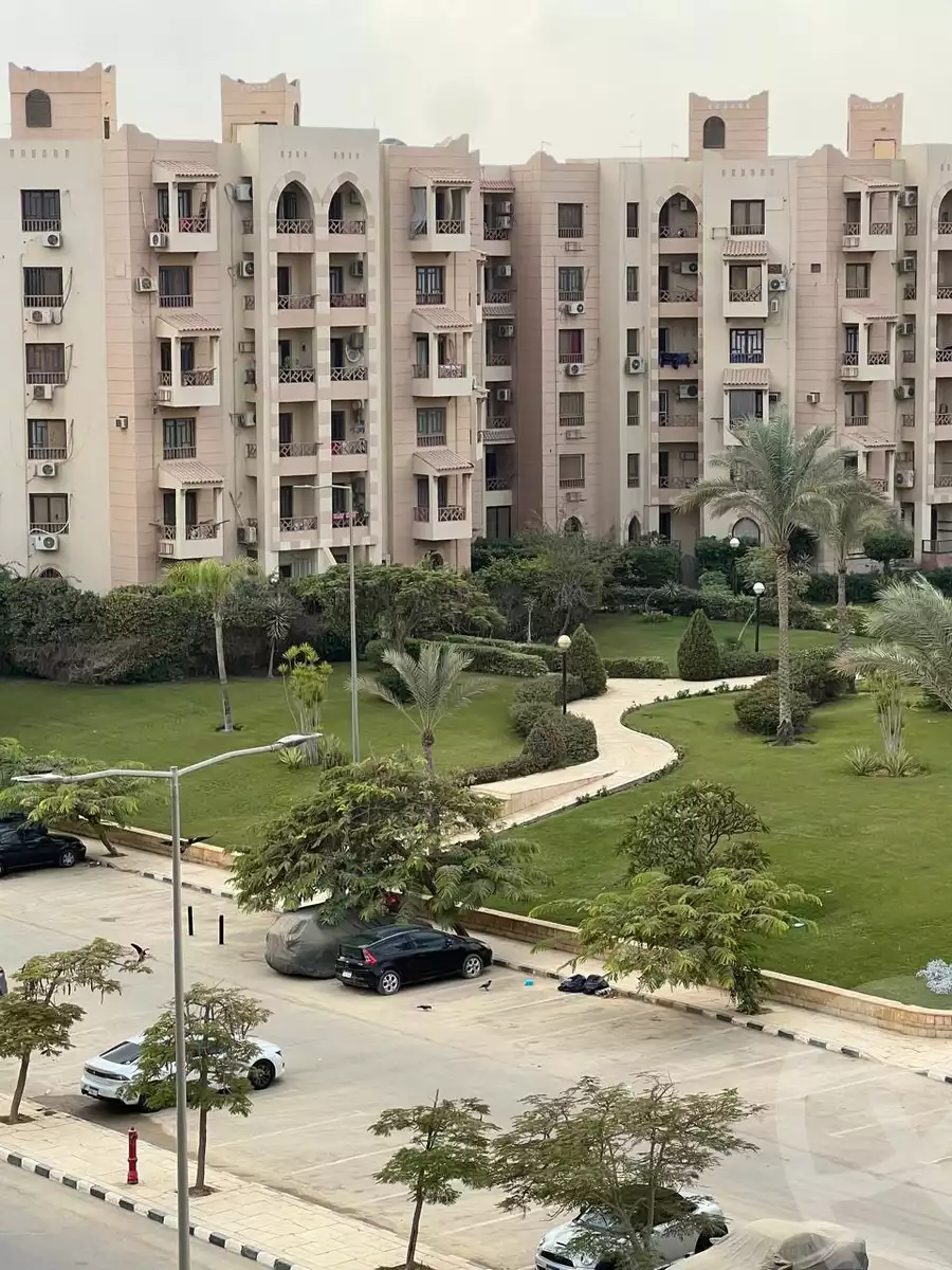 https://aqarmap.com.eg/ar/listing/5324140-for-sale-cairo-new-cairo-lrhb-city-phase-5-talaat-mostafa-st