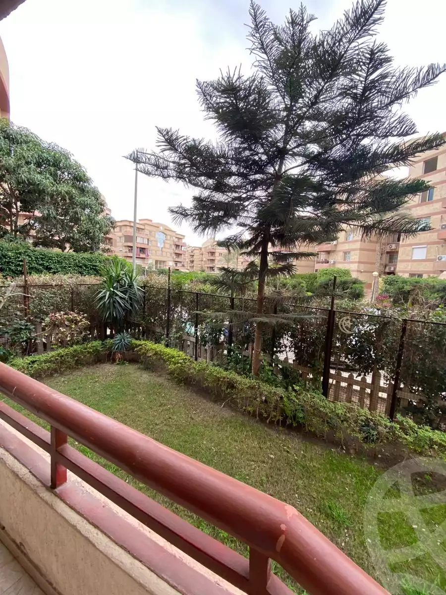 https://aqarmap.com.eg/en/listing/5326408-for-sale-cairo-new-cairo-lrhb-city-phase-4-mostafa-el-nahaas-st