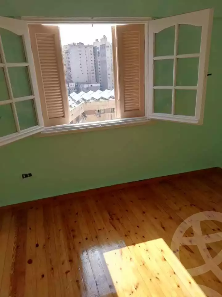 https://aqarmap.com.eg/en/listing/5341451-for-sale-alexandria-zezenia-el-amir-gameel-st