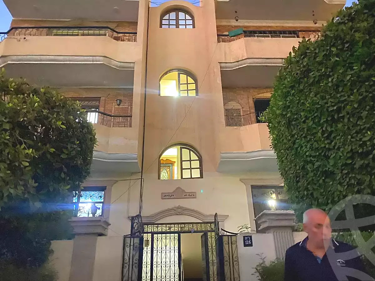 https://aqarmap.com.eg/en/listing/5342292-for-sale-cairo-new-cairo-el-ahyaa-first-neighborhood-street-1