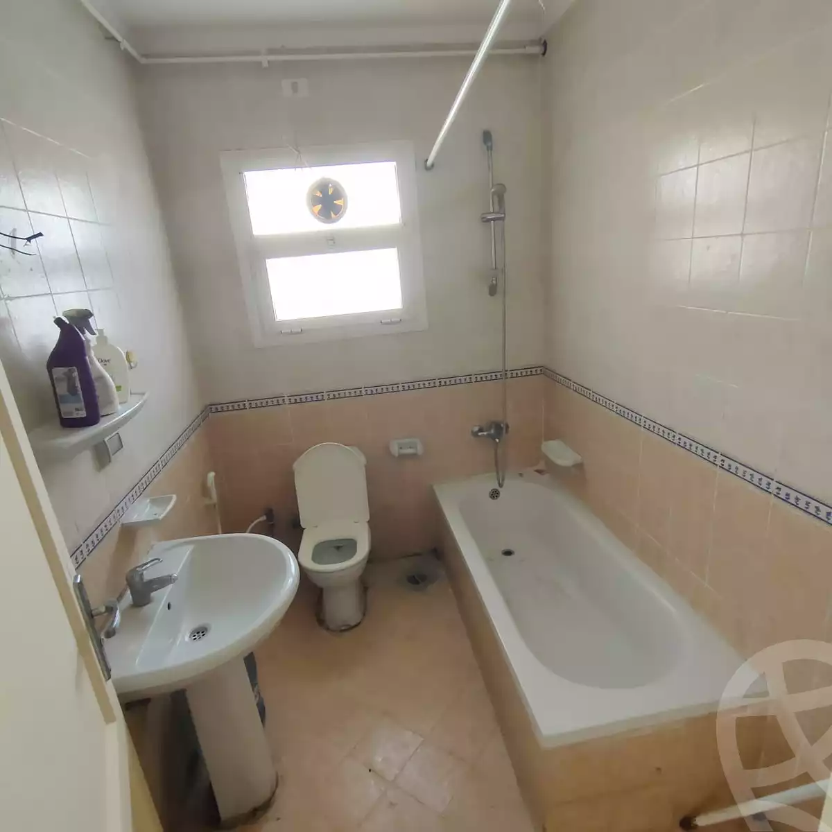 https://aqarmap.com.eg/en/listing/5344715-for-rent-cairo-new-cairo-lrhb-city-phase-8