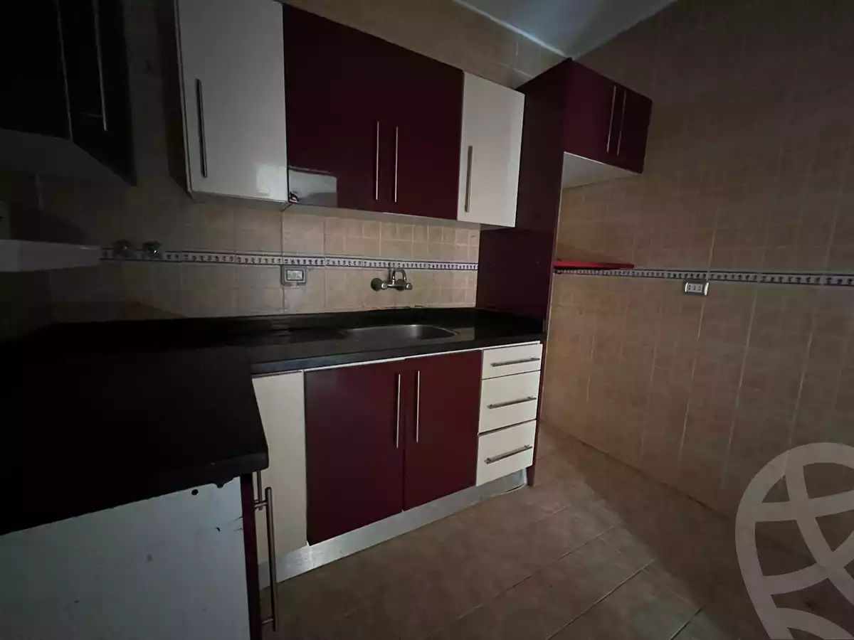 https://aqarmap.com.eg/ar/listing/5344983-for-sale-cairo-new-cairo-lrhb-city-phase-5-talaat-mostafa-st