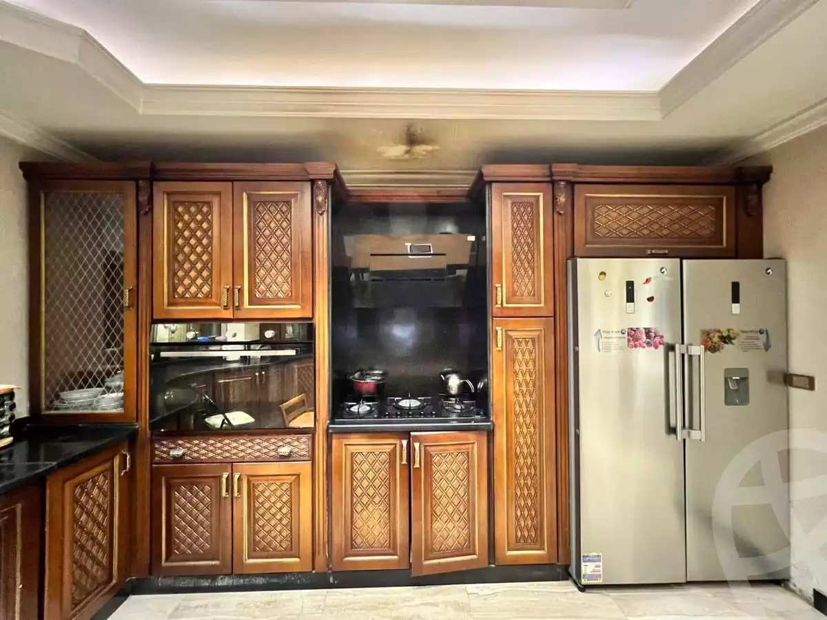 https://aqarmap.com.eg/en/listing/5354540-for-sale-cairo-el-sheikh-zayed-city-compounds-royal-city