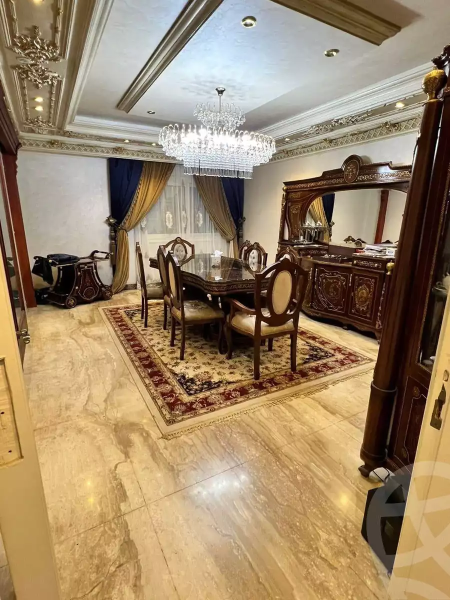https://aqarmap.com.eg/en/listing/5354540-for-sale-cairo-el-sheikh-zayed-city-compounds-royal-city