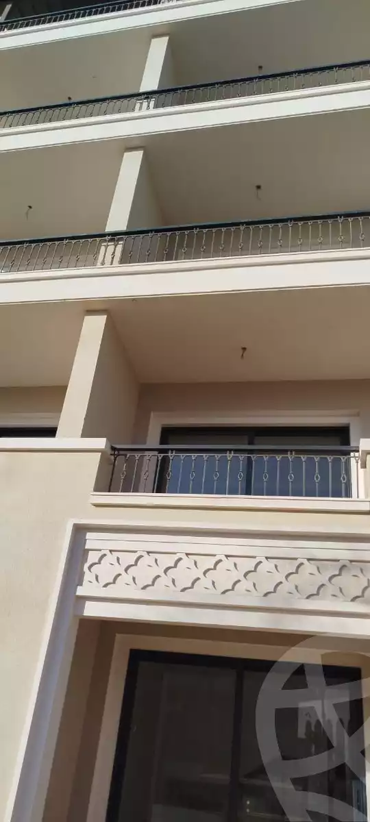 https://aqarmap.com.eg/en/listing/5375313-for-sale-cairo-el-sheikh-zayed-city-compounds-kmbwnd-fyldj-wyst-dr-llttwyr