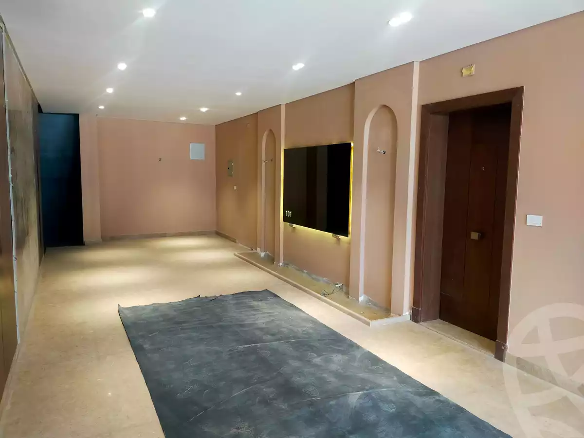 https://aqarmap.com.eg/ar/listing/5379203-for-sale-cairo-el-sheikh-zayed-city-compounds-kmbwnd-fyldj-wyst-dr-llttwyr
