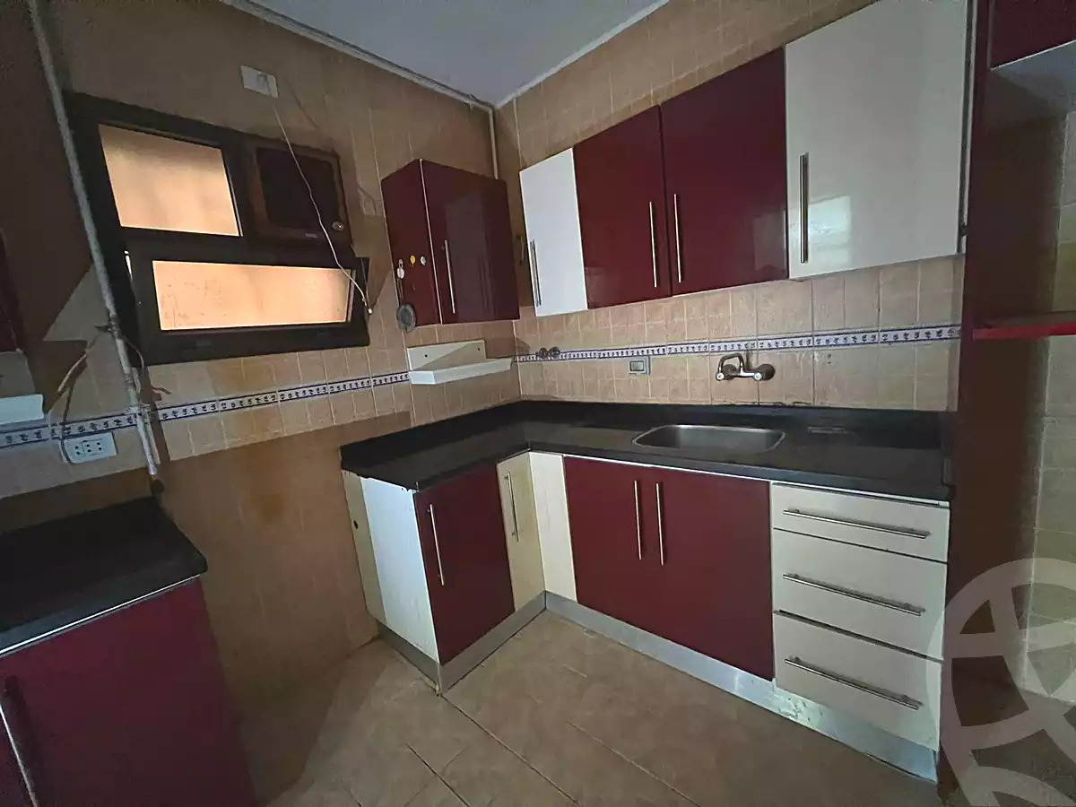 https://aqarmap.com.eg/ar/listing/5386697-for-sale-cairo-new-cairo-lrhb-city-phase-5-ibn-al-nafees-st