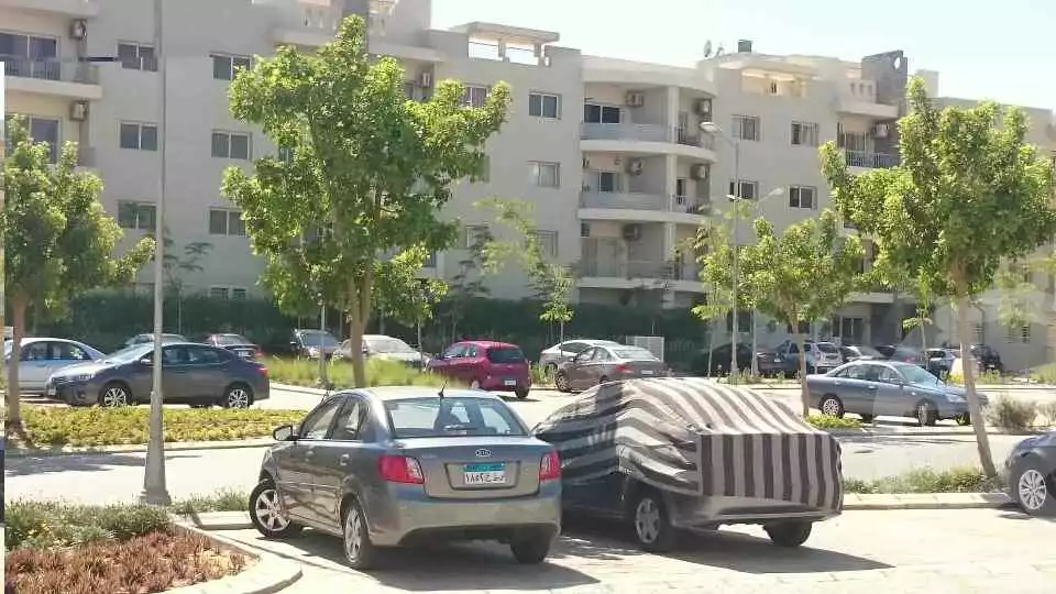 https://aqarmap.com.eg/en/listing/5388853-for-sale-cairo-el-sheikh-zayed-city-compounds-dh-drys