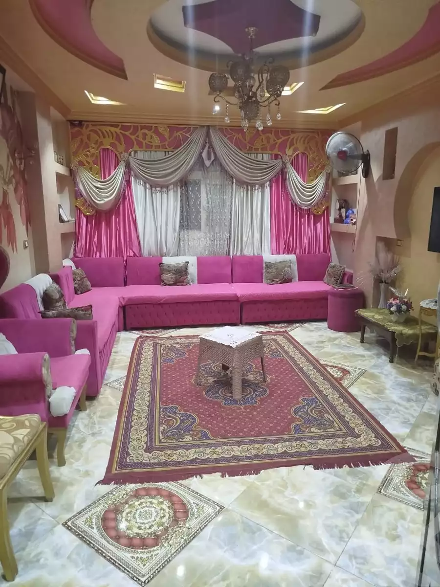 https://aqarmap.com.eg/ar/listing/5393505-for-sale-sharqia-zagazig-zagazig-city-markaz-farouk-st