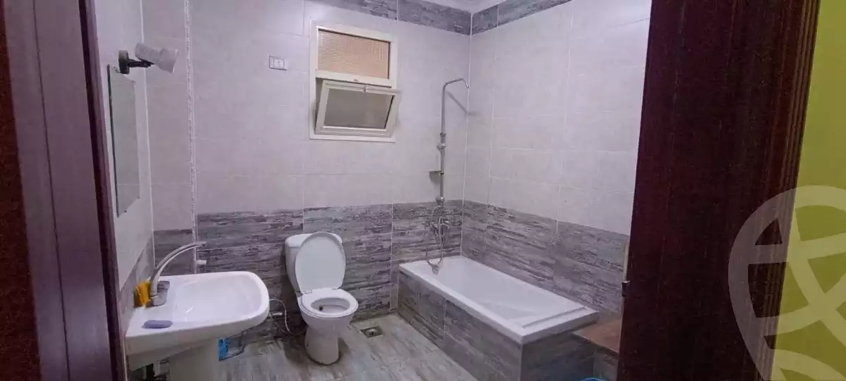 https://aqarmap.com.eg/en/listing/5415312-for-sale-cairo-mokattam-lhdb-l-ly-madinat-el-togaryen-mokatam-club-st