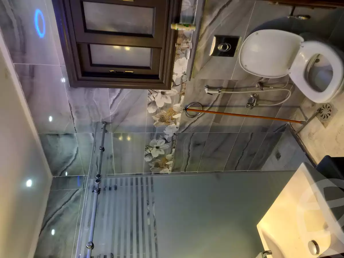 https://aqarmap.com.eg/en/listing/5429592-for-sale-cairo-mokattam-el-hadabah-el-wosta-el-mantaqa-el-khamsa-mokattam-middle-entrance