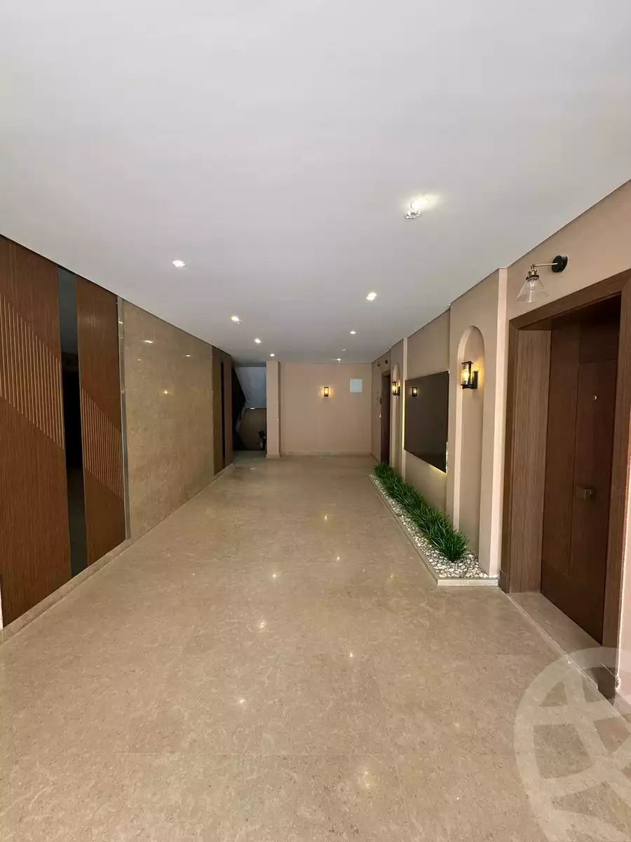 https://aqarmap.com.eg/en/listing/5435622-for-sale-cairo-el-sheikh-zayed-city-compounds-kmbwnd-fyldj-wyst-dr-llttwyr