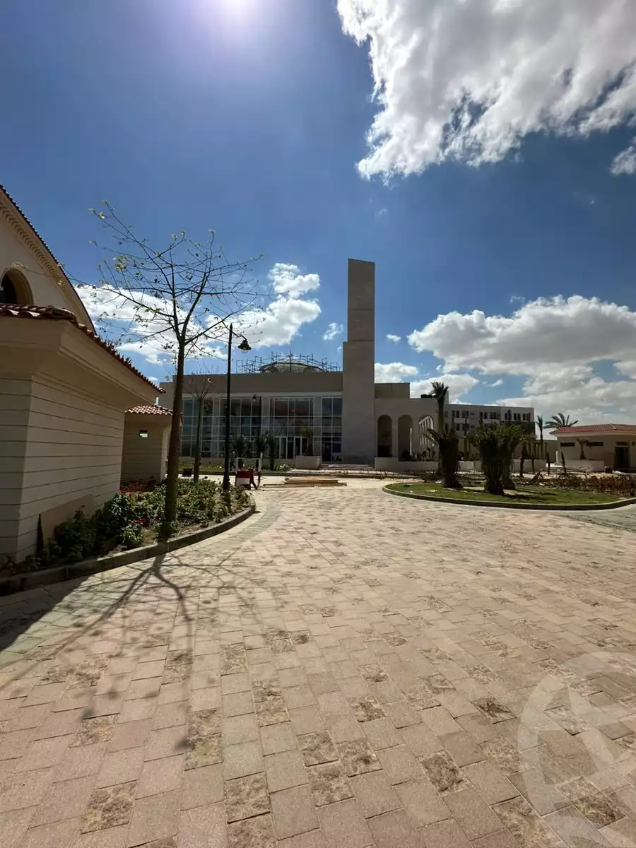 https://aqarmap.com.eg/en/listing/5439774-for-sale-cairo-el-sheikh-zayed-city-compounds-kmbwnd-fyldj-wyst-dr-llttwyr