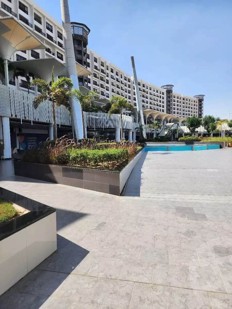 https://aqarmap.com.eg/en/listing/5448561-for-sale-cairo-new-cairo-compounds-park-mall-arab-development