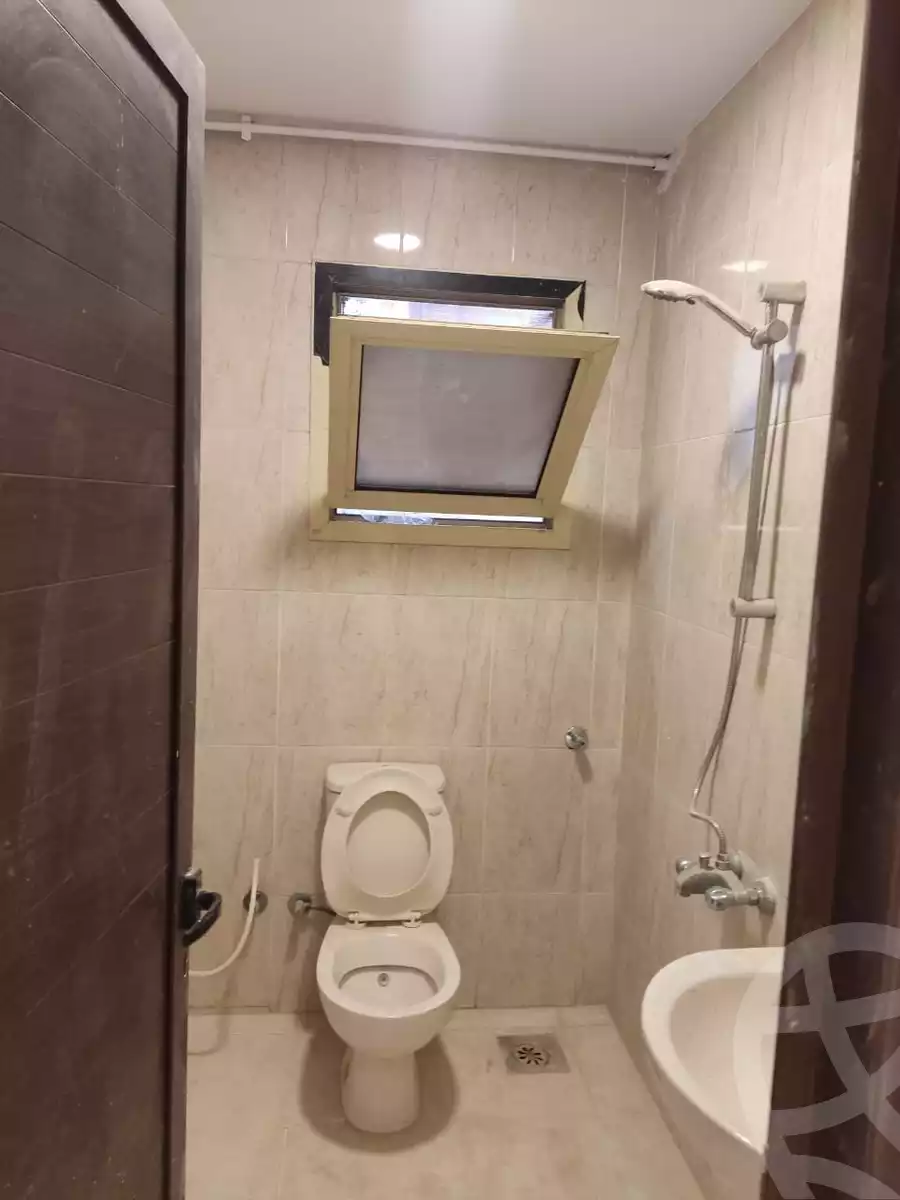 https://aqarmap.com.eg/ar/listing/5448606-for-rent-cairo-6th-of-october-el-ahyaa-neighborhood-1st