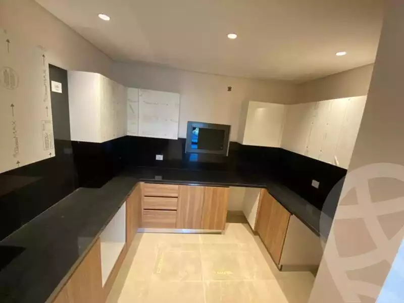 https://aqarmap.com.eg/ar/listing/5449893-for-sale-cairo-el-sheikh-zayed-city-compounds-zyd-wr-llttwyr-park-towers-zed-el-sheikh-zayed-compound