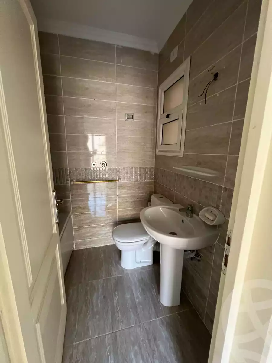 https://aqarmap.com.eg/en/listing/5459900-for-sale-cairo-new-cairo-lrhb-city-mtdd-lrhb-phase-7