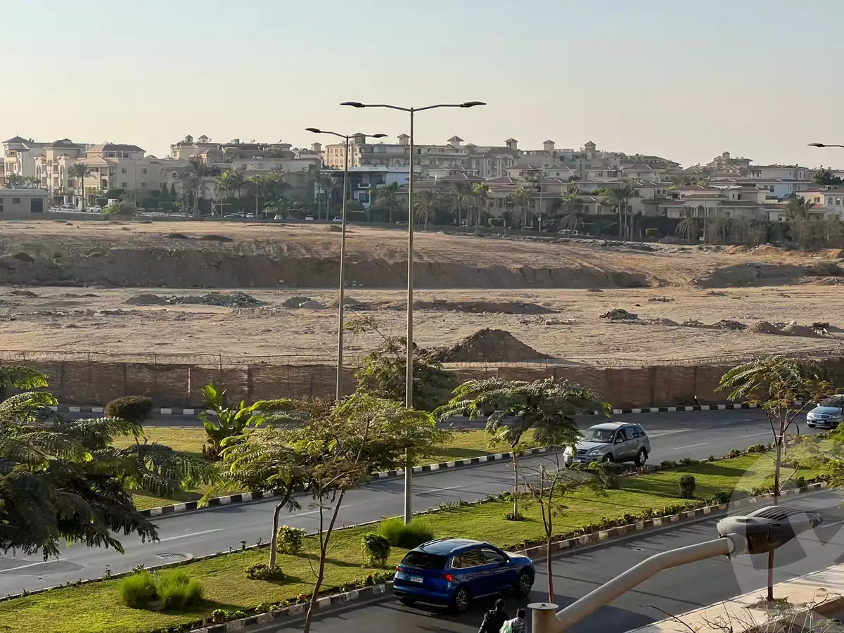 https://aqarmap.com.eg/en/listing/5459900-for-sale-cairo-new-cairo-lrhb-city-mtdd-lrhb-phase-7
