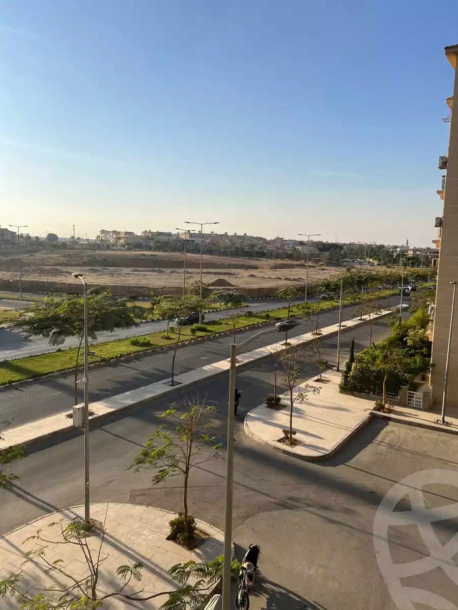https://aqarmap.com.eg/en/listing/5459900-for-sale-cairo-new-cairo-lrhb-city-mtdd-lrhb-phase-7