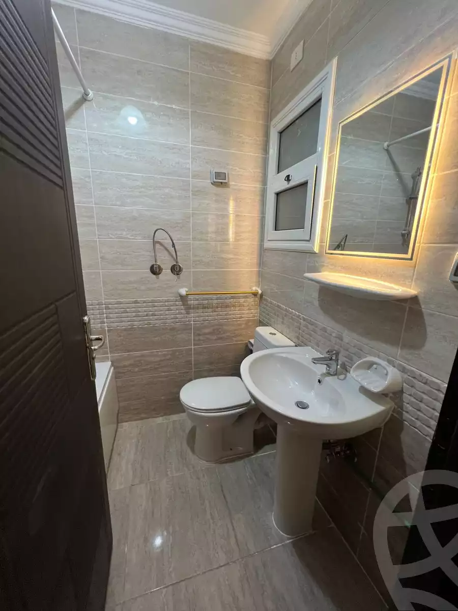 https://aqarmap.com.eg/en/listing/5459938-for-rent-cairo-new-cairo-lrhb-city-mtdd-lrhb-phase-7