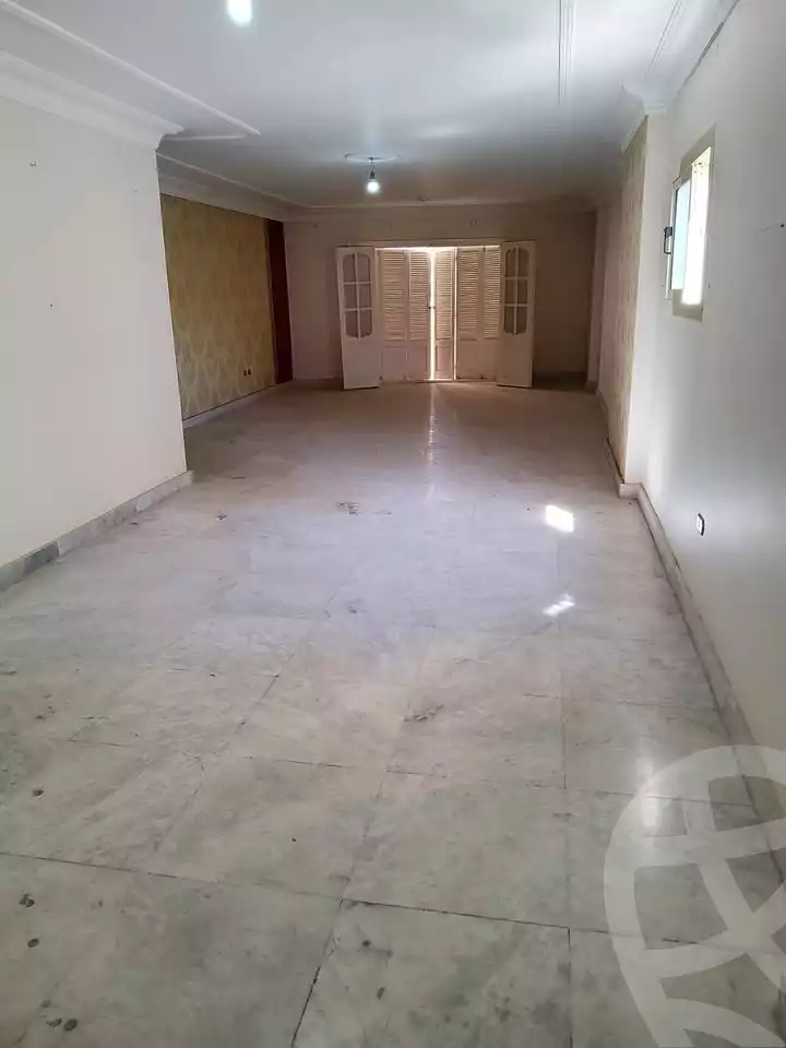 https://aqarmap.com.eg/en/listing/5463766-for-sale-alexandria-ganaklis-shr-mrtdy-bsh