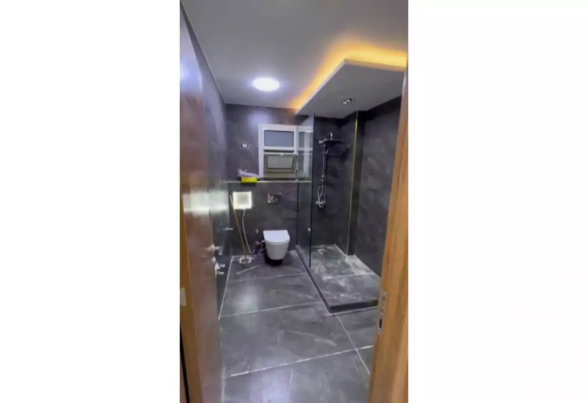 https://aqarmap.com.eg/en/listing/5469226-for-sale-cairo-el-sheikh-zayed-city-compounds-el-khamayel
