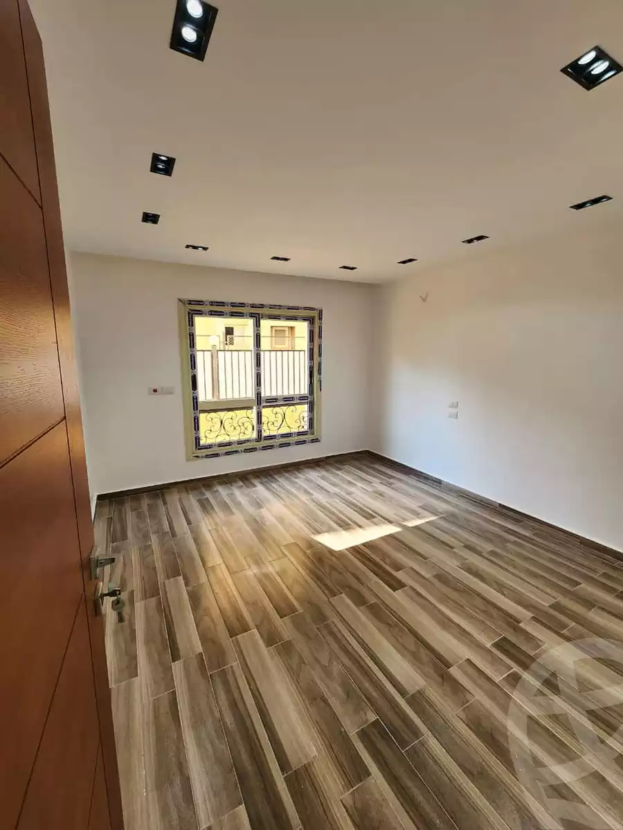 https://aqarmap.com.eg/en/listing/5469280-for-sale-cairo-el-sheikh-zayed-city-compounds-el-khamayel