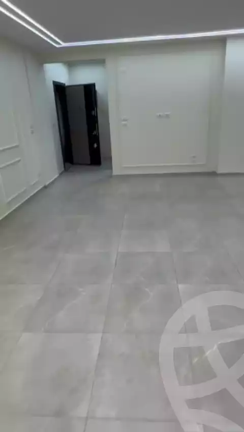 https://aqarmap.com.eg/en/listing/5469304-for-sale-cairo-el-sheikh-zayed-city-compounds-el-khamayel