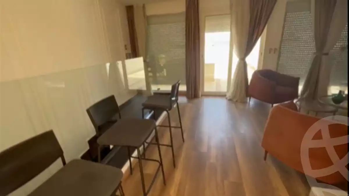https://aqarmap.com.eg/ar/listing/5474692-for-sale-cairo-new-cairo-compounds-mountain-view-hyde-park